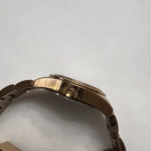 DKNY Rose Gold model  NY8399 new battery keeps time date accurate - Picture 6 of 12